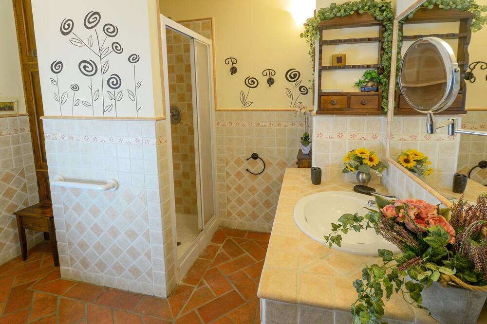 Photo of Bathroom in Cortona