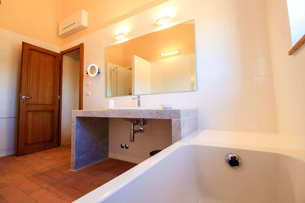 Photo of Bathroom in Magliano in Toscana