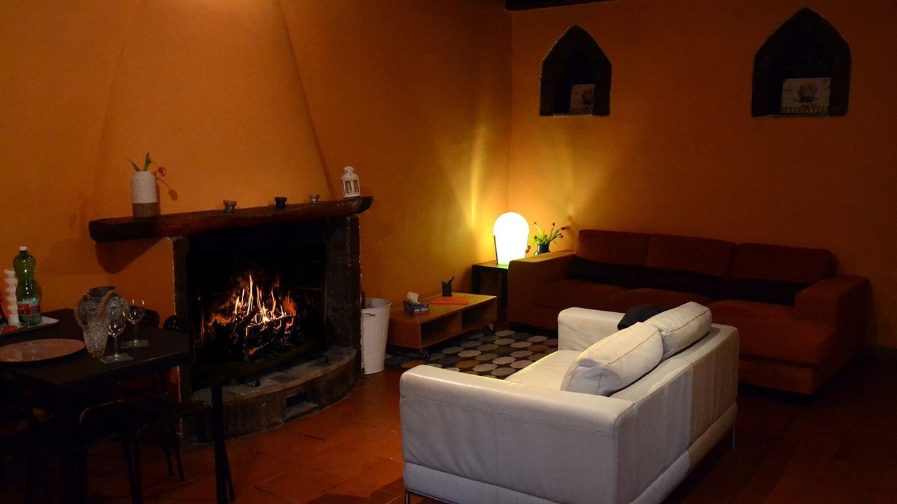 Photo of Livingroom in Calcata Historic Town