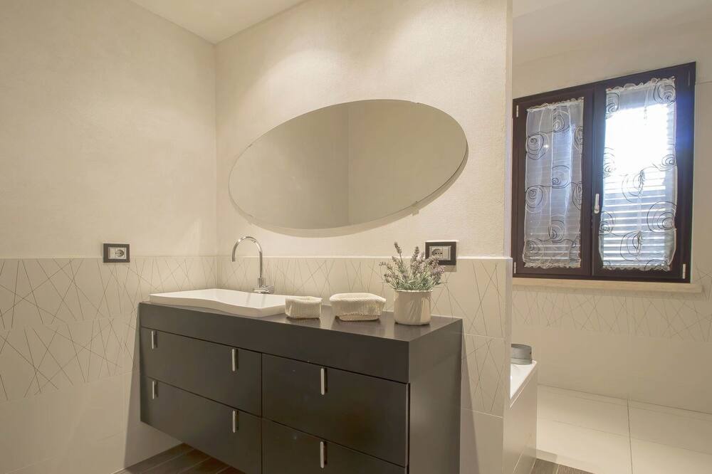 Photo of Bathroom in Suvereto