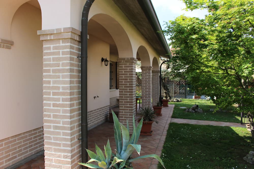 Photo of Patio Balcony in Borgo Montone