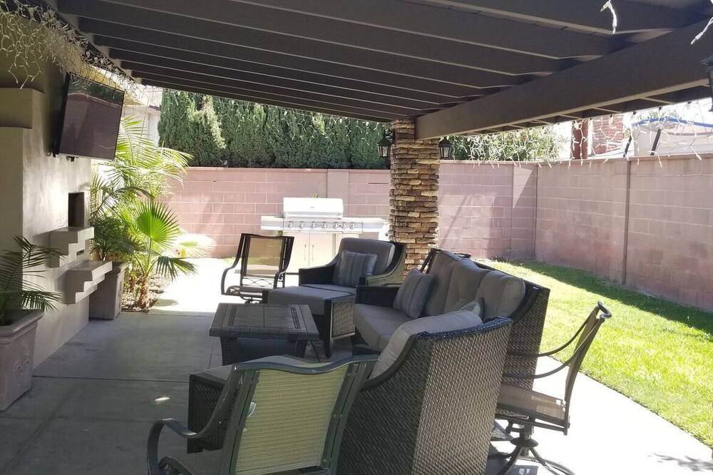 Photo of Patio Balcony in Northwest Anaheim