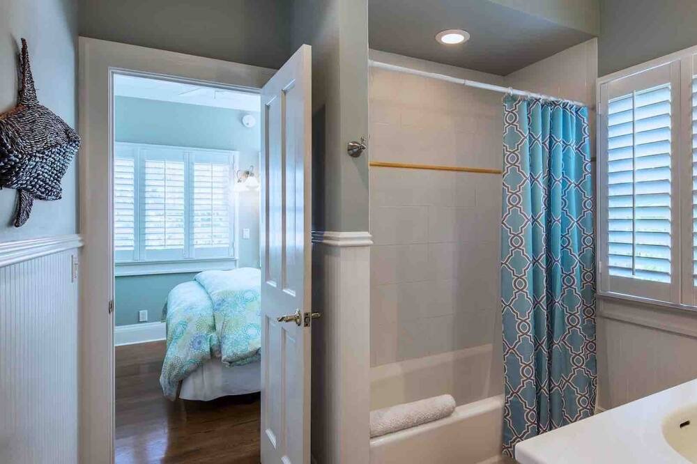 Photo of Bathroom in Bahama Village