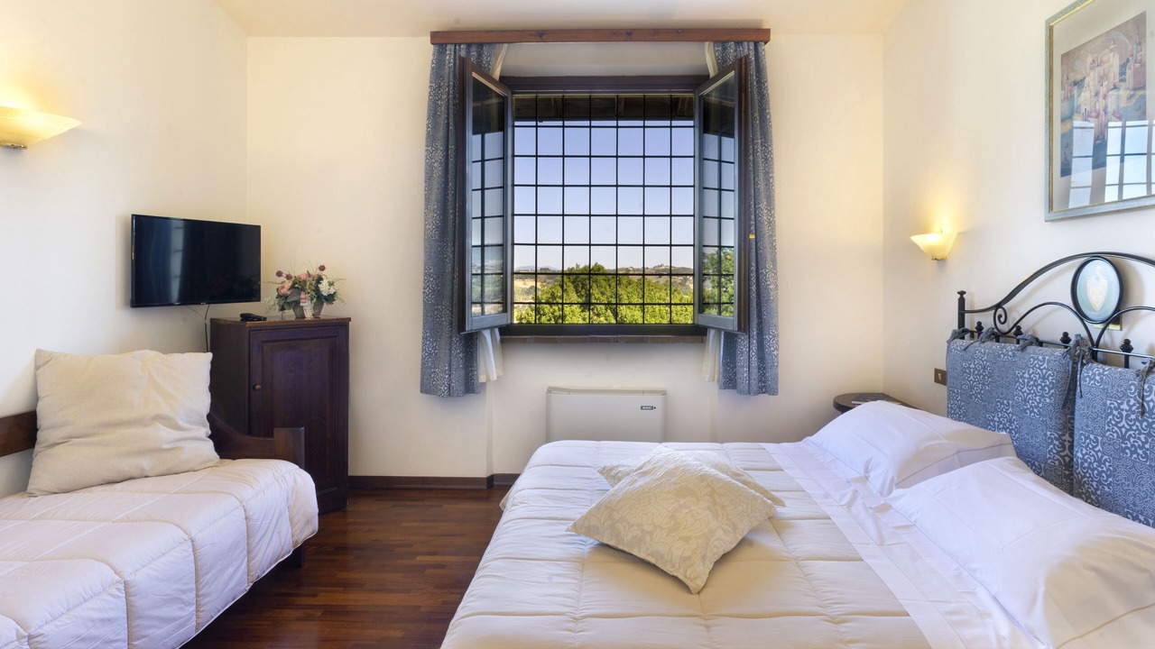 Photo of Bedroom in Collepepe
