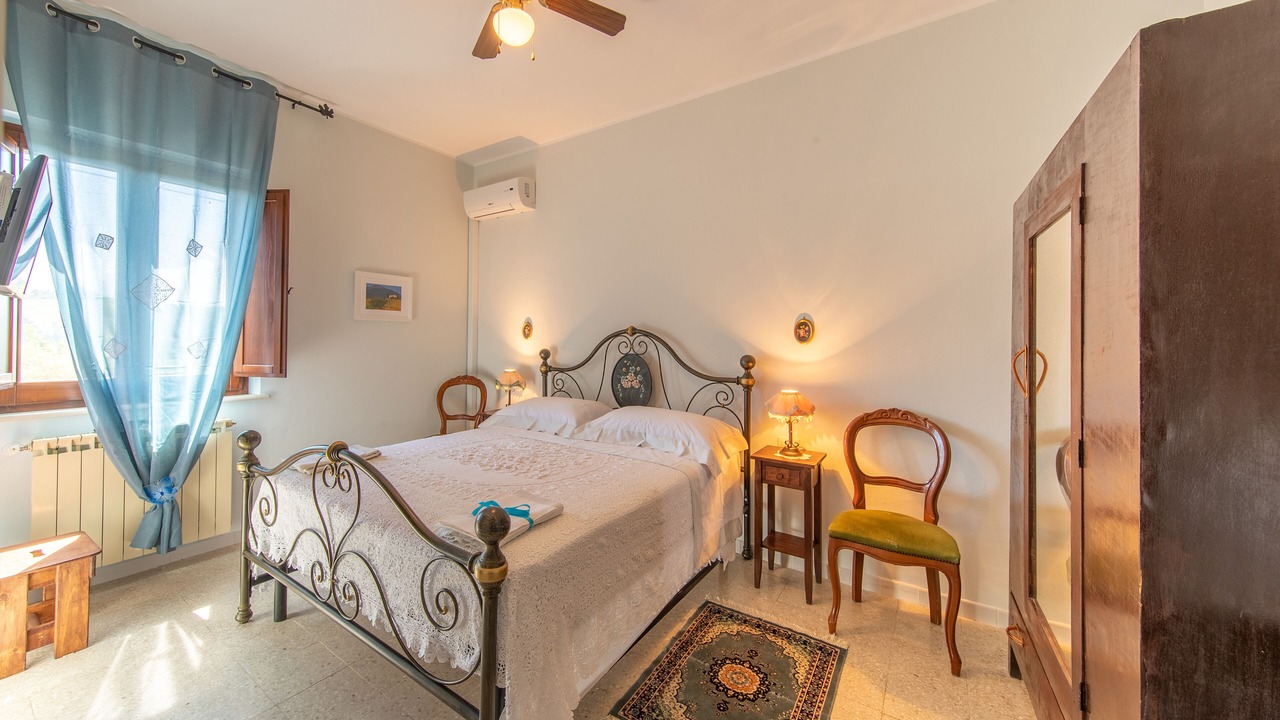 Photo of Bedroom in Atri