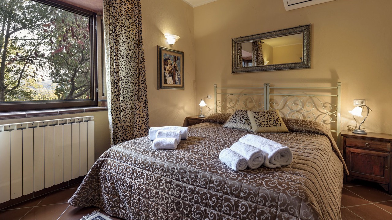 Photo of Bedroom in Gaville