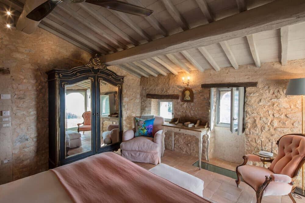 Photo of Bedroom in Campello sul Clitunno
