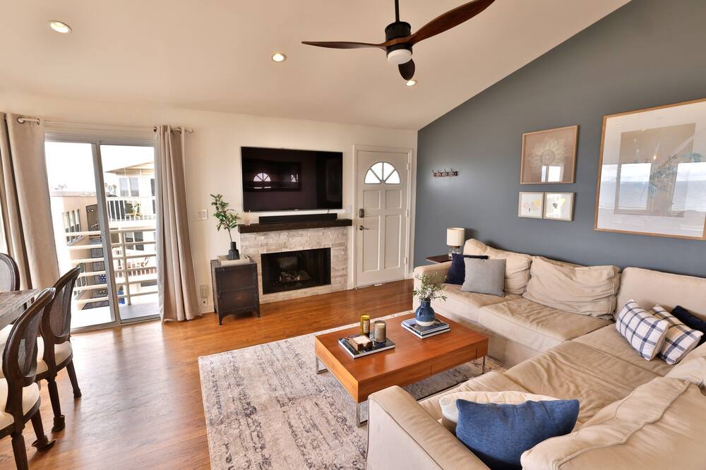 Photo of Bedroom in El Segundo