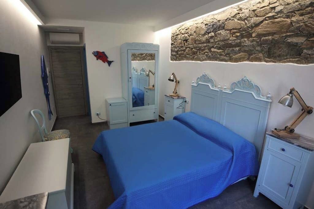 Photo of Bedroom in Manarola
