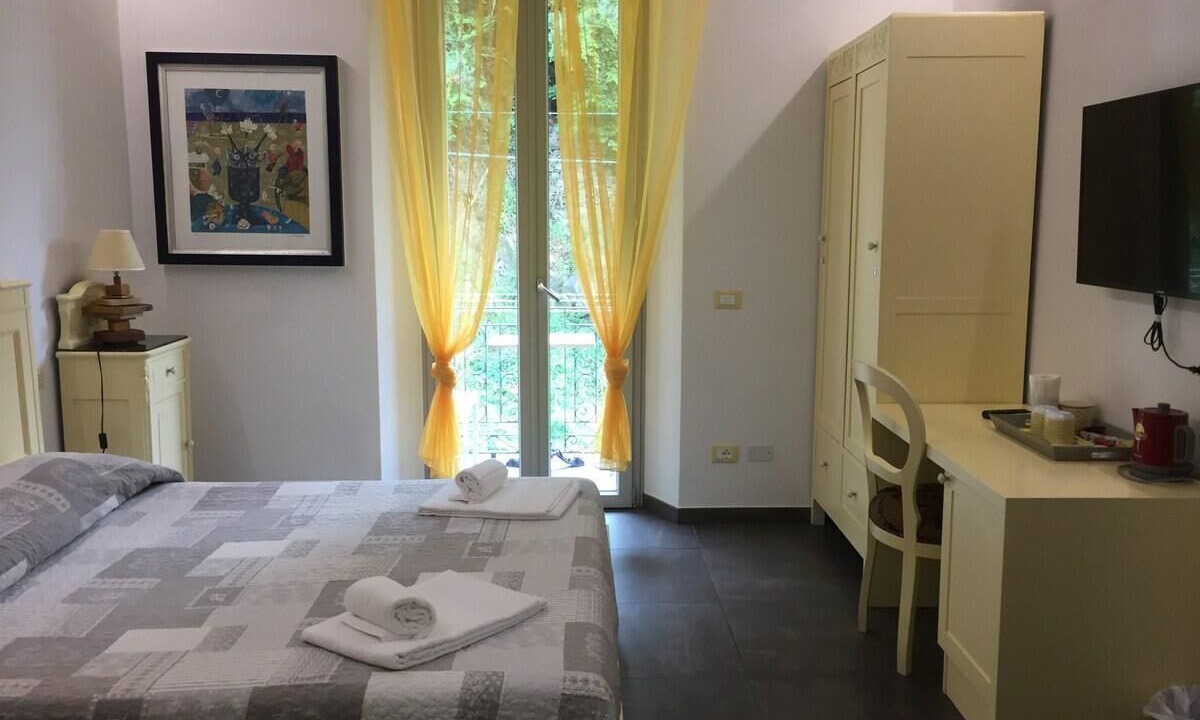 Photo of Bedroom in Manarola
