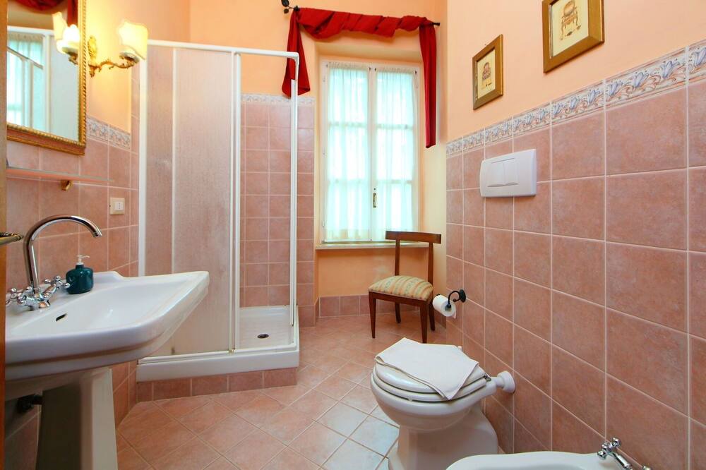 Photo of Bathroom in Colle