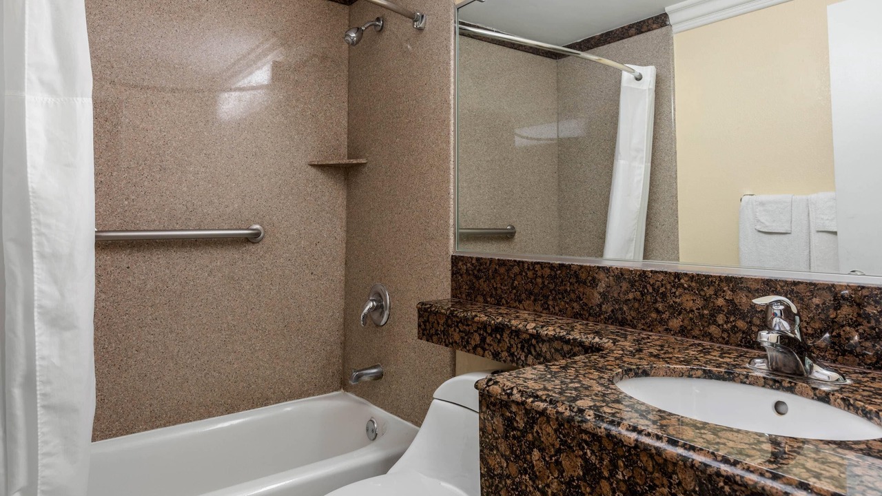 Photo of Bedroom in Lomita