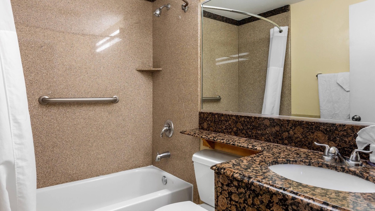 Photo of Bedroom in Lomita