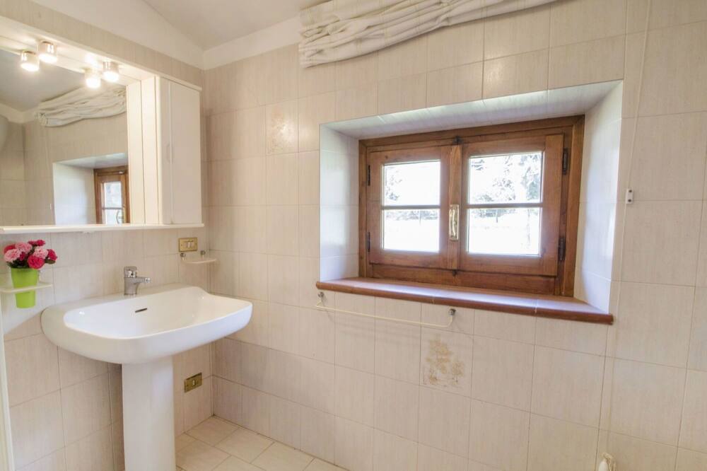 Photo of Bathroom in Cortona