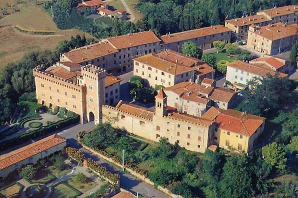 Photo of Others in Bolgheri