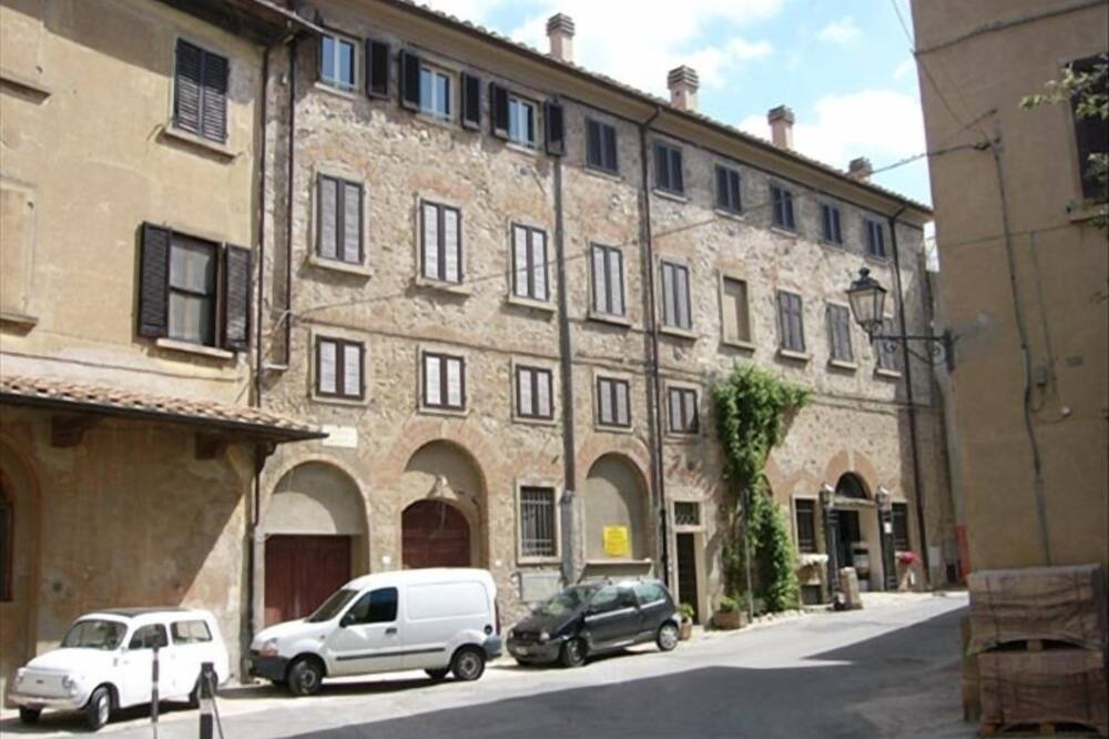 Photo of Others in Bolgheri