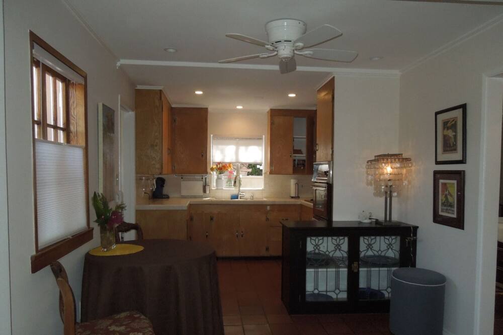 Photo of Bedroom in Beachwood Canyon