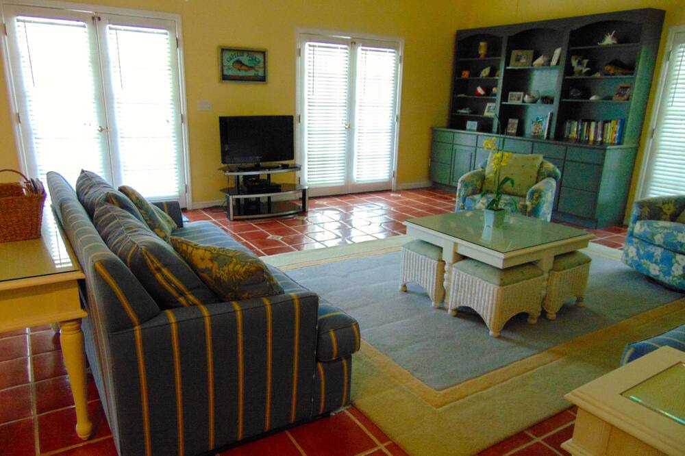 Photo of Livingroom in Sugarloaf Shores