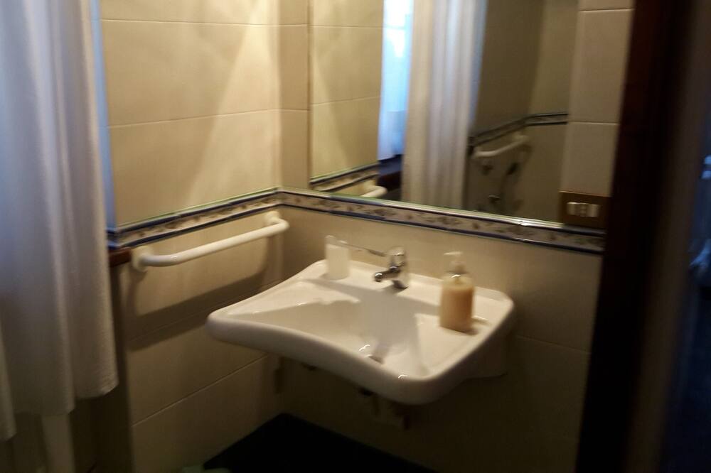 Photo of Bathroom in Otricoli