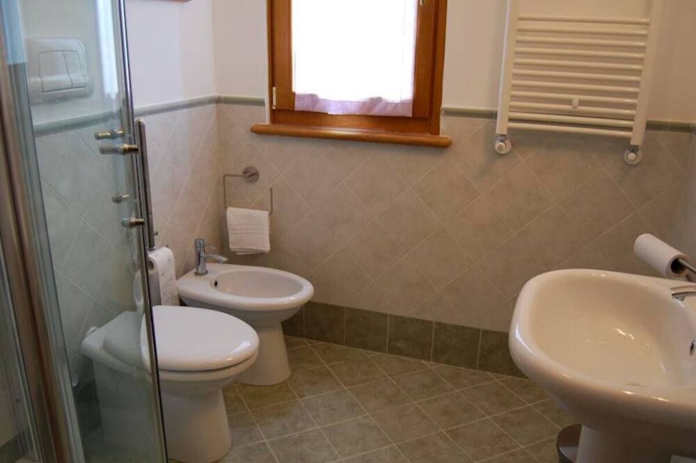 Photo of Bathroom in Grotte di Castro