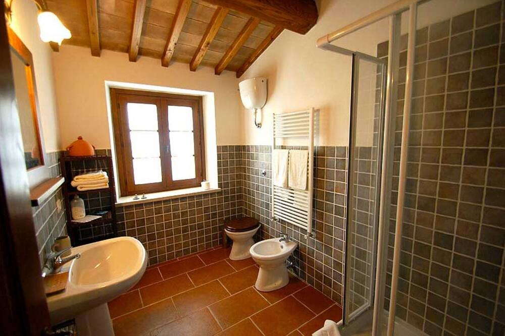 Photo of Bathroom in Amelia