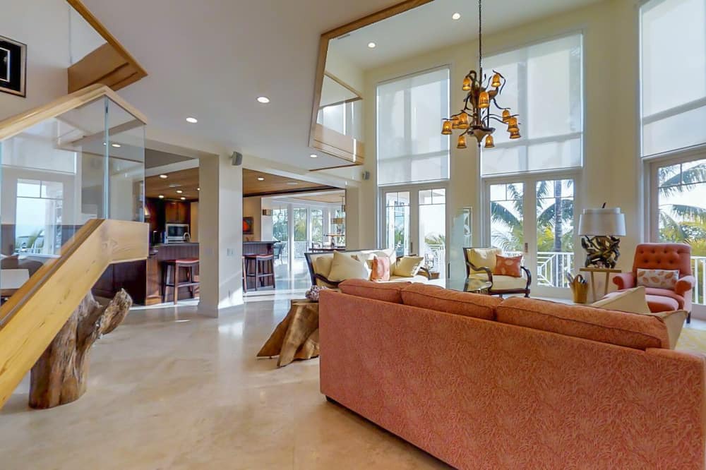 Photo of Livingroom in Cutthroat Harbor Estates
