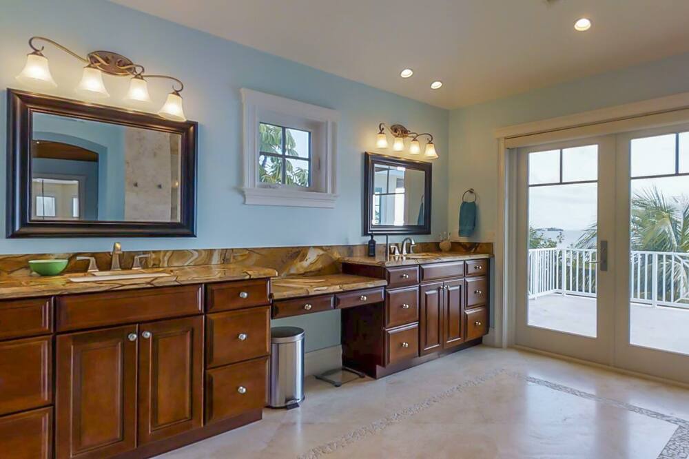 Photo of Bathroom in Cutthroat Harbor Estates