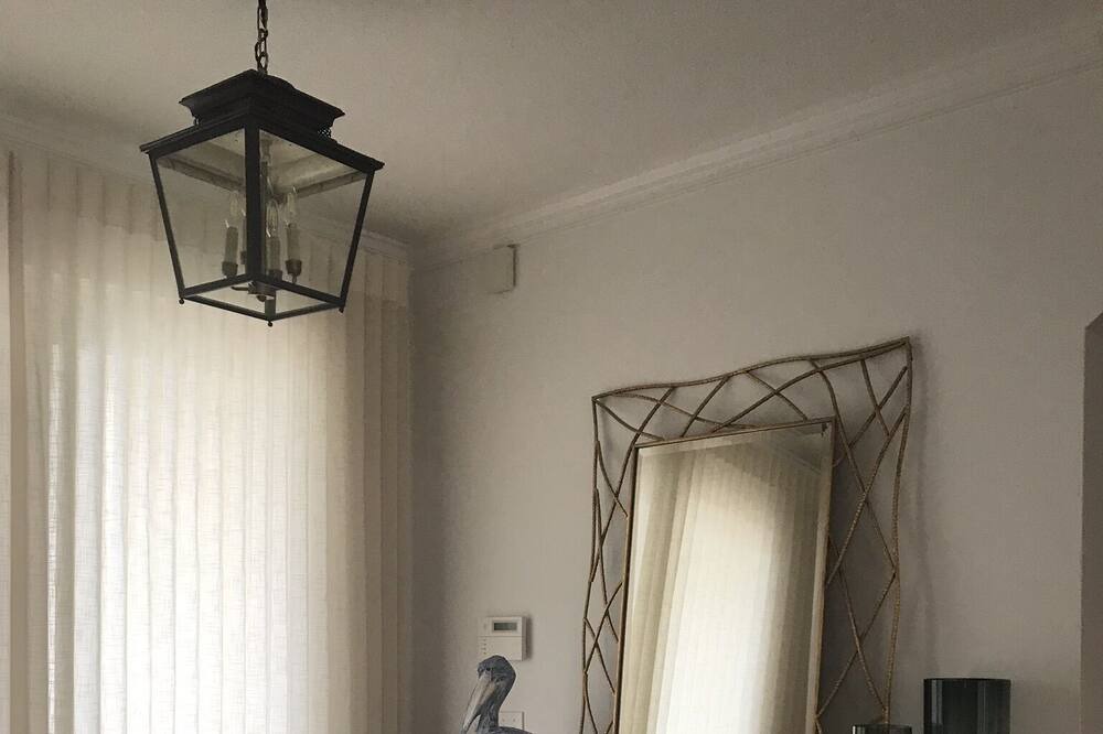 Photo of Bedroom in Venetian Shores