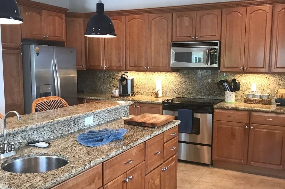 Photo of Kitchen in Venetian Shores