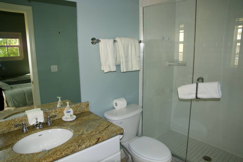 Photo of Bathroom in Islamorada