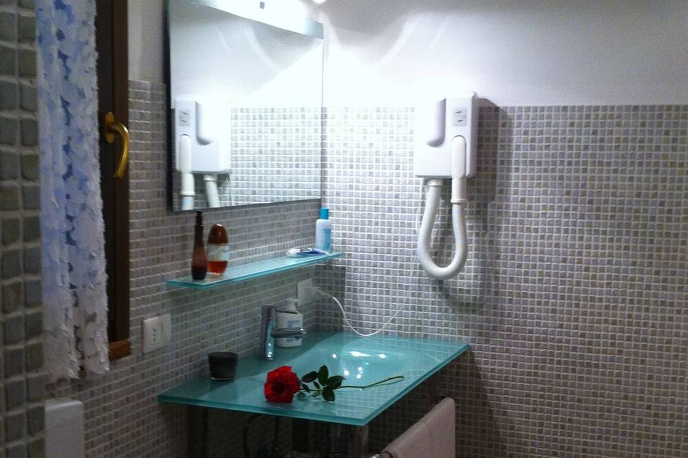Photo of Bathroom in Cerveteri
