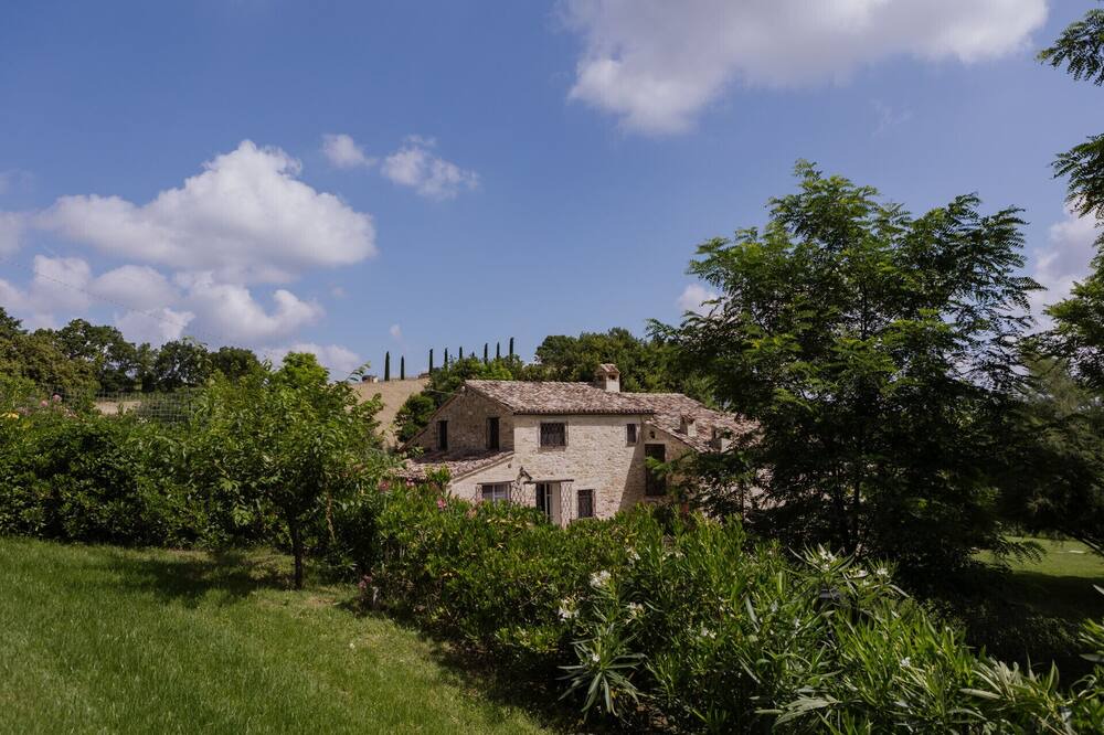 Photo of Outdoor in Avenale