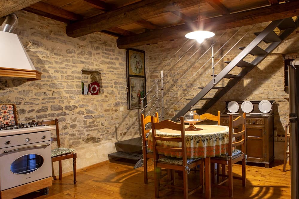 Photo of Kitchen in Avenale