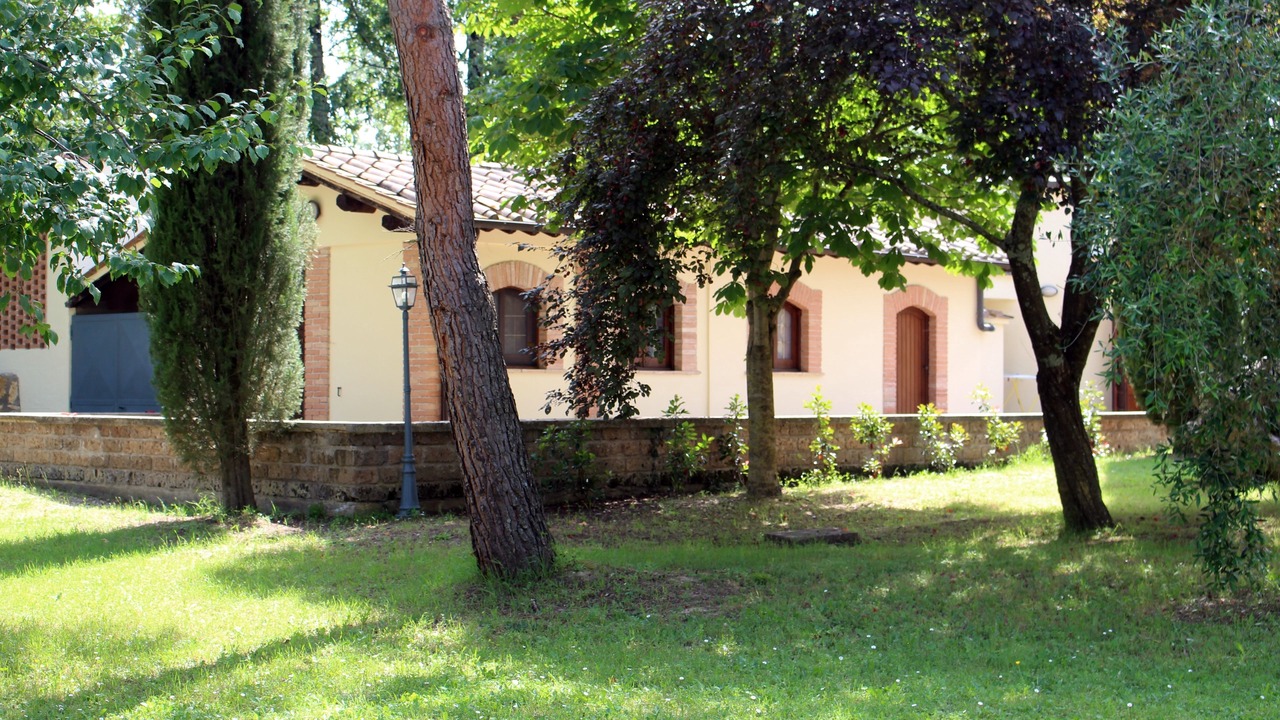 Photo of Buildings in Amelia