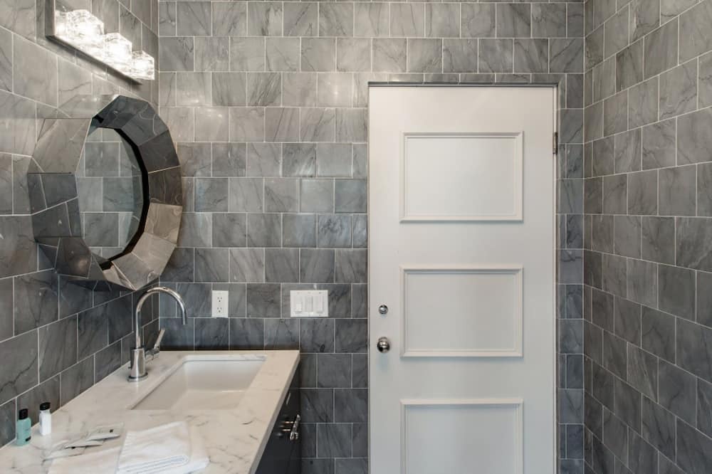 Photo of Bathroom in Hollywood Hills West