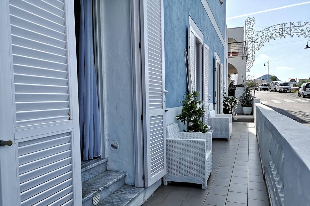 Photo of Patio Balcony in Le Forna