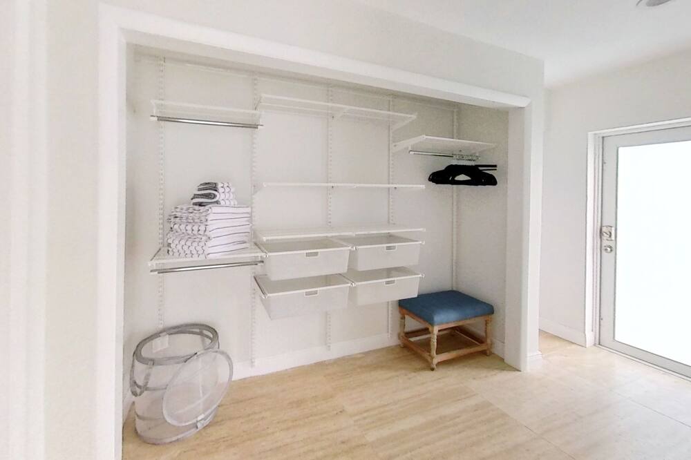 Photo of Bedroom in Tropical Bay Estates
