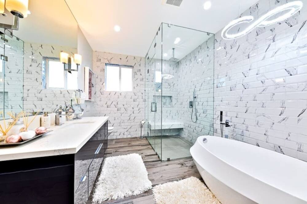 Photo of Bathroom in Faircrest Heights
