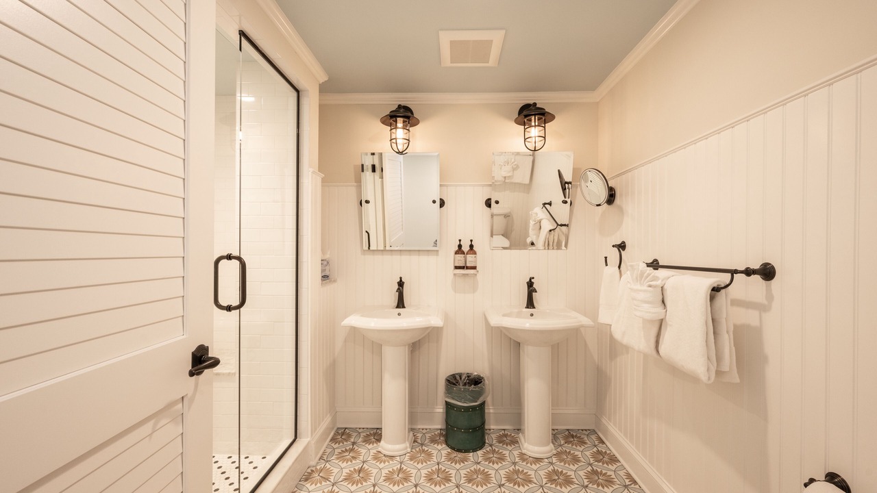 Photo of Bathroom in Marathon