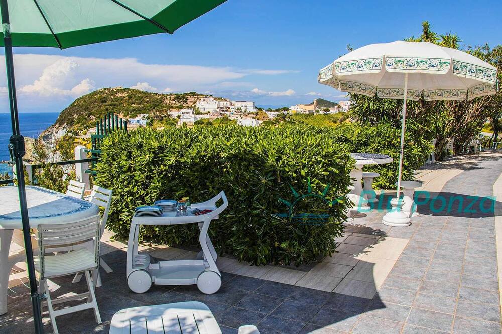Photo of Patio Balcony in Le Forna