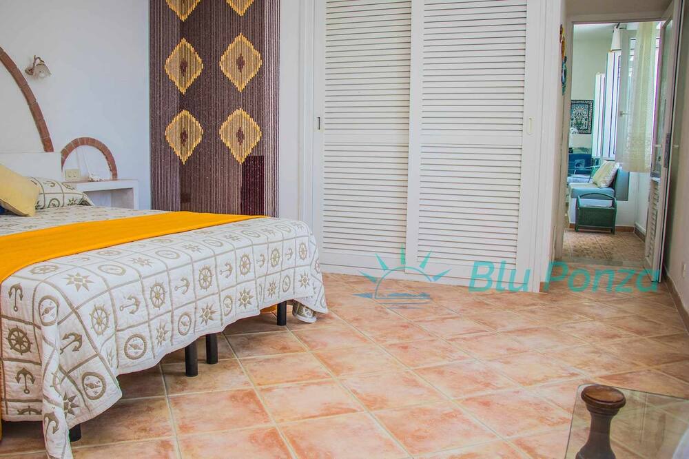 Photo of Bedroom in Le Forna