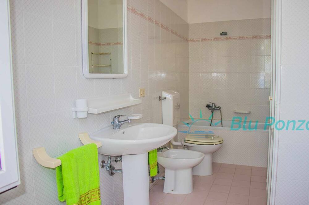 Photo of Bathroom in Le Forna