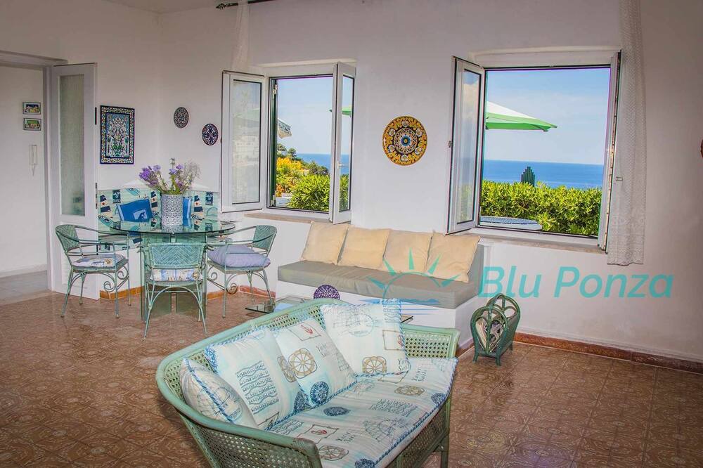 Photo of Livingroom in Le Forna