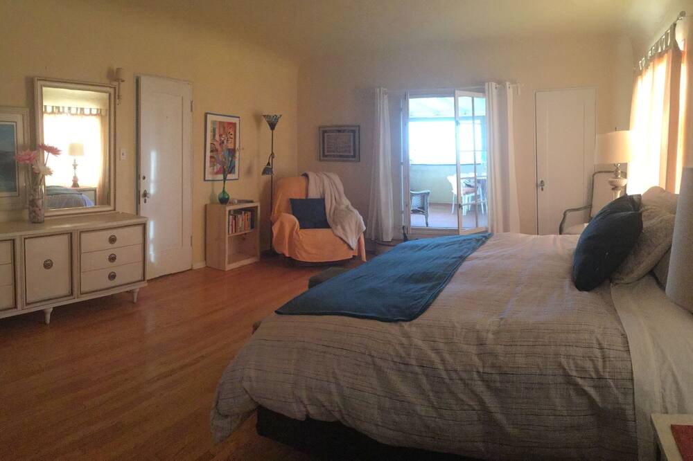 Photo of Bedroom in Los Feliz