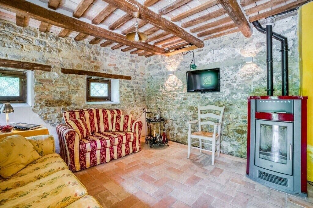 Photo of Livingroom in Santa Vittoria in Matenano