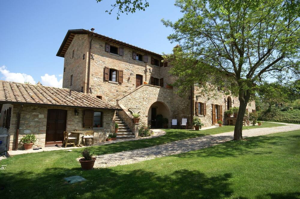 Photo of Patio Balcony in Montone