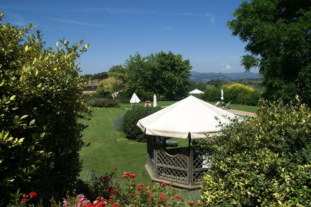 Photo of Outdoor in Montone