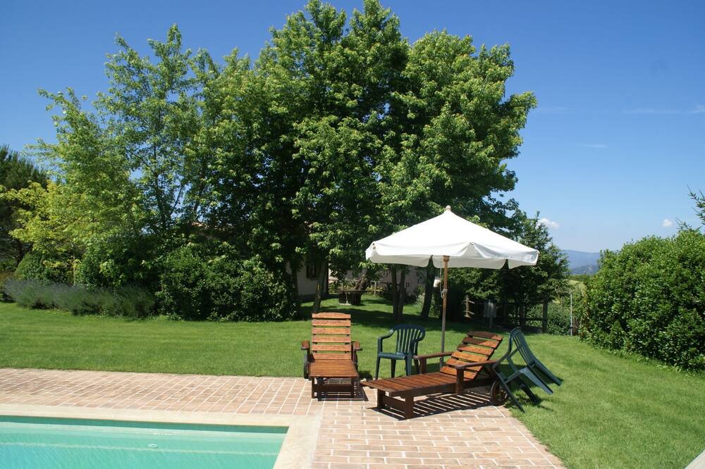 Photo of Outdoor in Montone