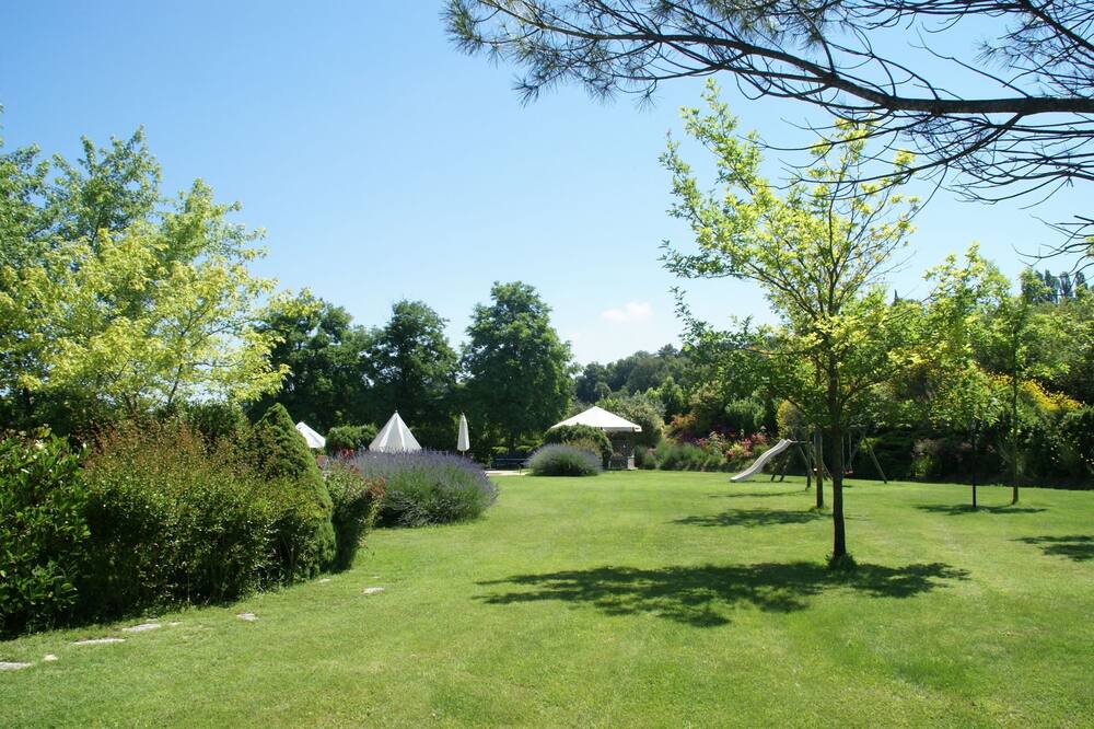 Photo of Outdoor in Montone