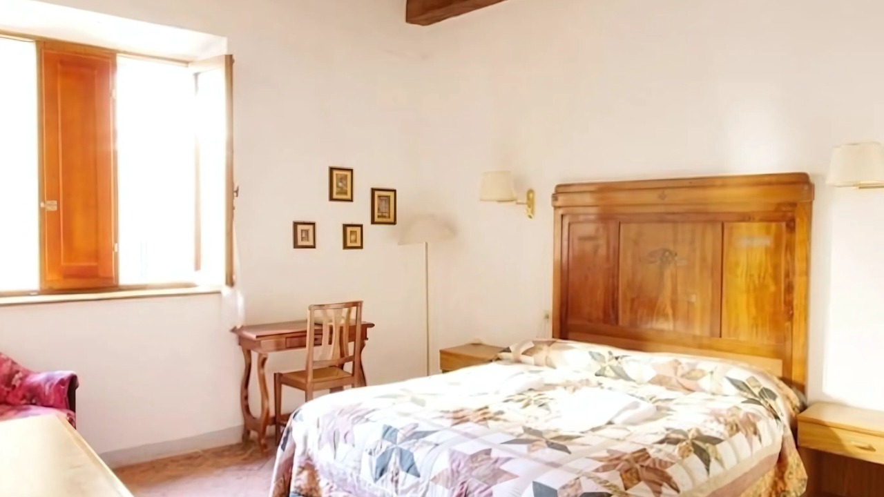 Photo of Bedroom in San Gimignano City Centre